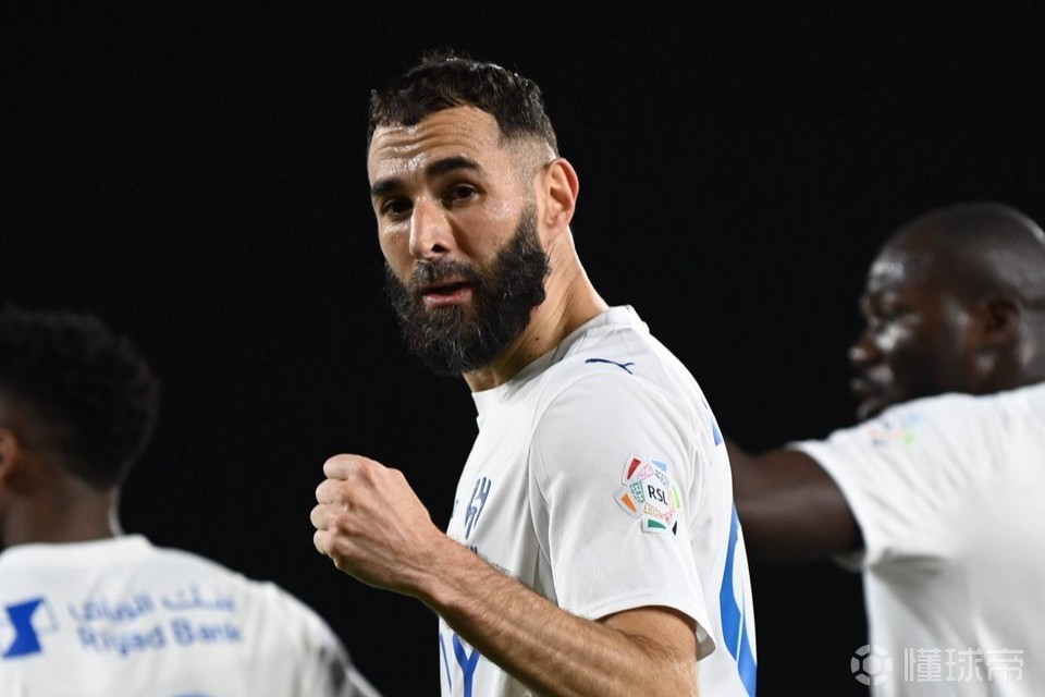 阿斯：本泽马相较皇马末期减重8斤，计划像魔笛一样踢到40岁