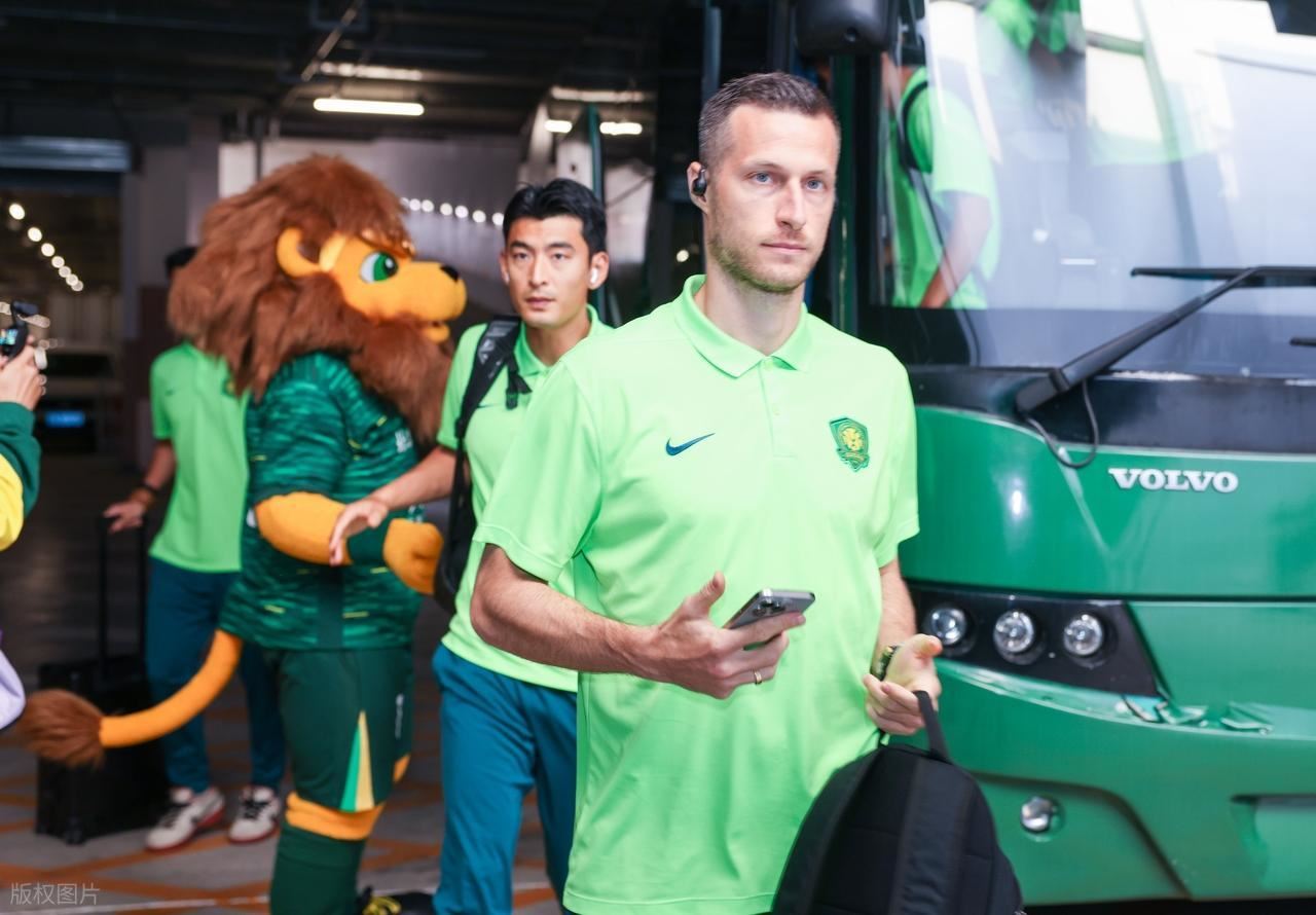 意外！北京国安第6外援正式敲定，曾是塞超豪门队长，球迷却不满