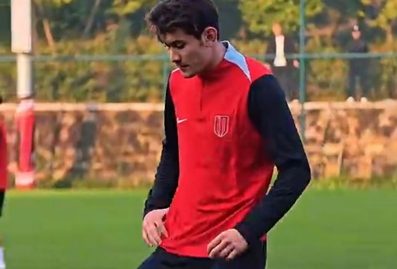 意外！国足锋霸加盟成都蓉城，已换球衣跟队训练，新赛季却打替补