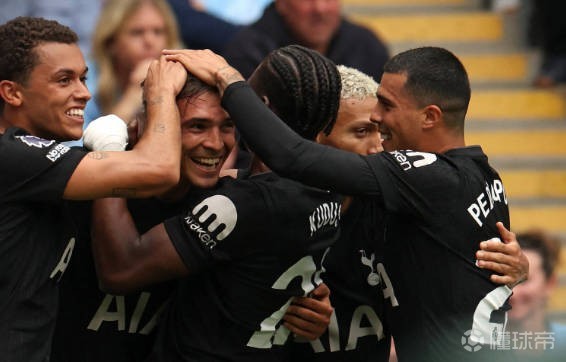 跟队：热刺有信心周一球员回归前任命一位经验丰富的临时主帅