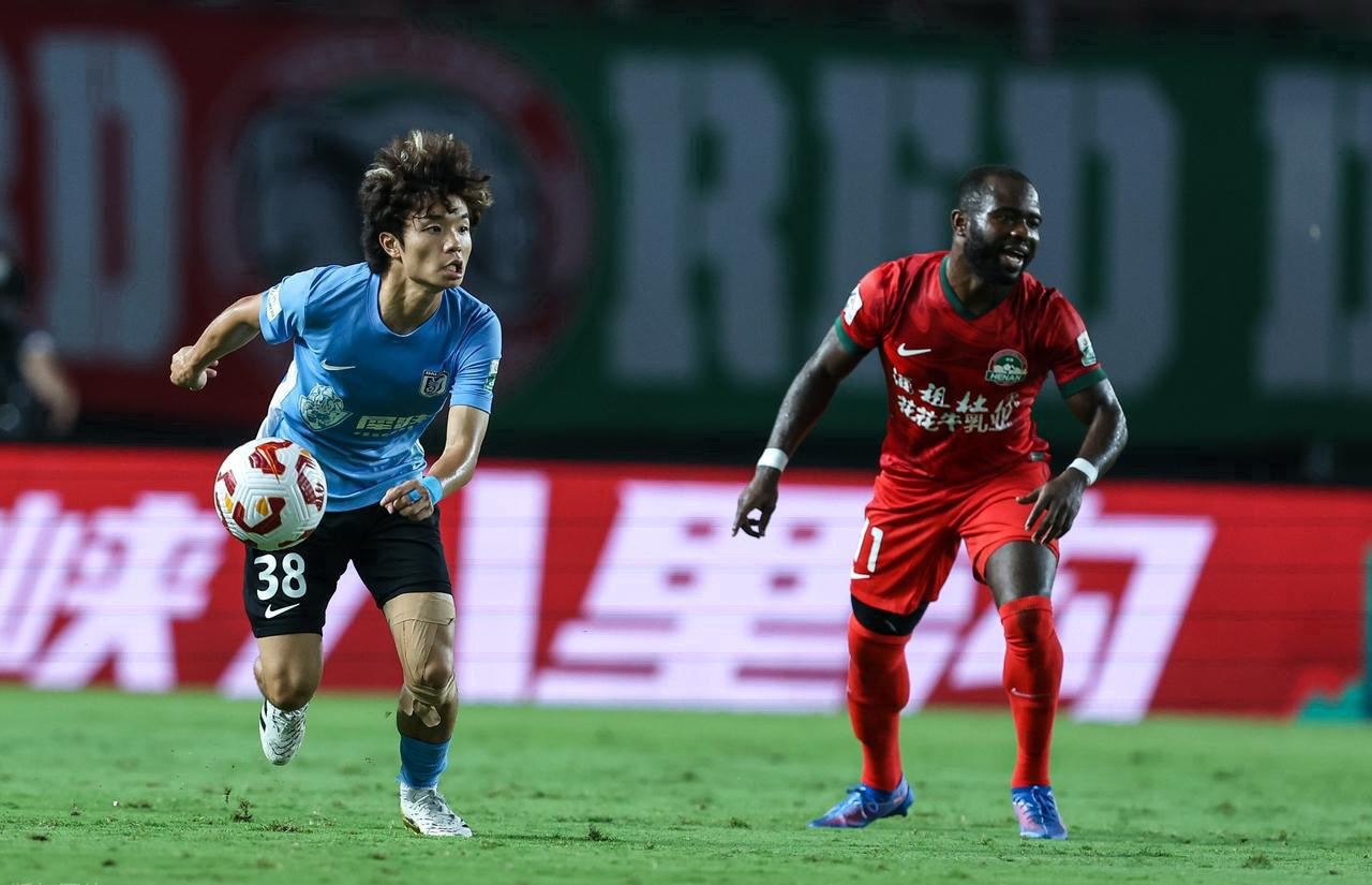 英博中超首轮战申花，第5外援浮出水面，李国旭面临1大难题