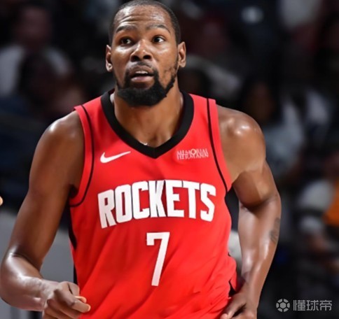 状态一般，杜兰特三分9中3全场取21分8板6助1帽，8失误扎眼