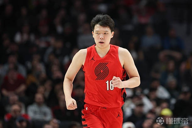 杨瀚森登场3分钟，罚球2中2得到2分，正负值-8