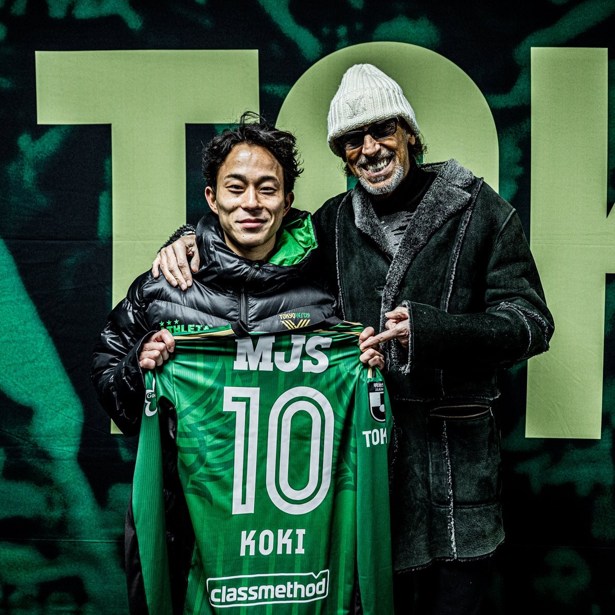 传承,东京绿茵邀请患癌的球队名宿拉莫斯观看揭幕战并赠送球衣