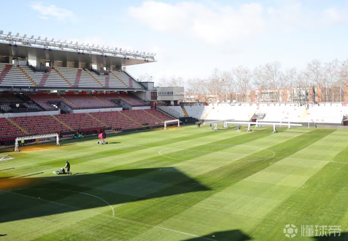 阿斯：巴列卡诺因草坪问题欲申请禁制令，推迟与马竞的比赛