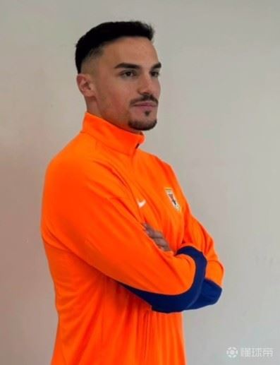 只差官宣，阿尔瓦罗晒身穿山东泰山外套照：对新篇章满怀期待