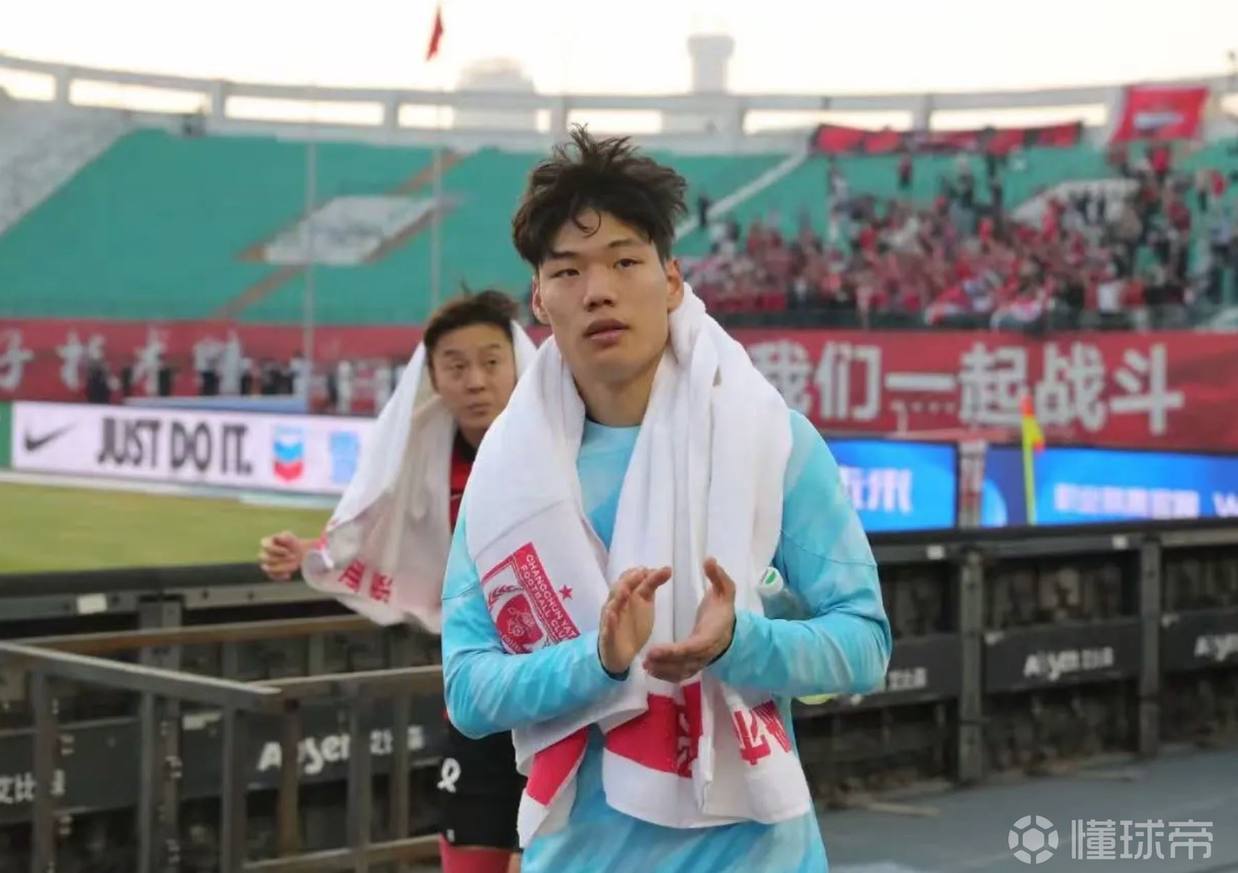 贺一然：感谢长春球迷的包容和支持，亚泰永远是我的家