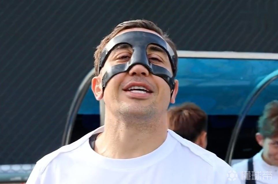 巴媒：戴维森与西海岸续约至今年年底，含一年的选择续约条款