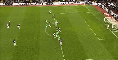 半场：维拉1-0纽卡，亚伯拉罕破门，比佐出击犯规直红