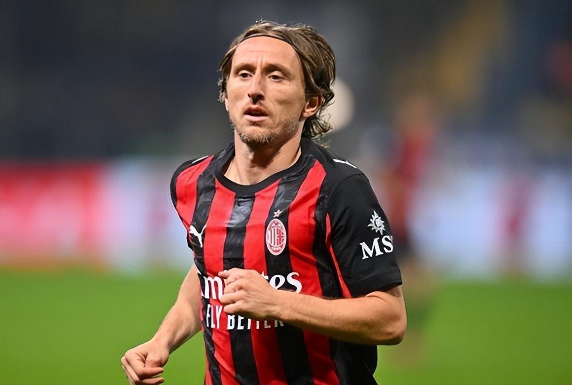 老了也是宝贝！AC米兰生怕40岁魔笛跑了，做出最英明一个决定