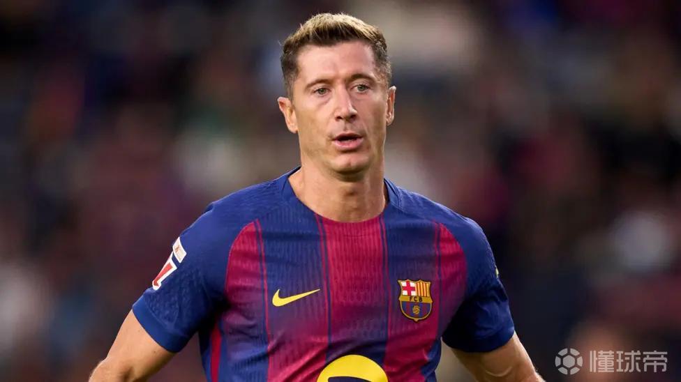 每体：莱万优先考虑巴萨是否会续约，芝加哥火焰成为主要备选