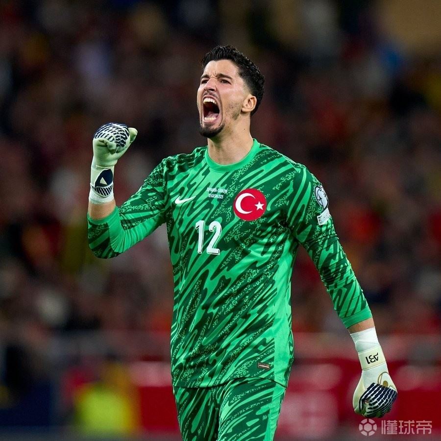 土媒:贝西克塔斯夏窗想签巴因迪尔,曼联要价500万-600万欧