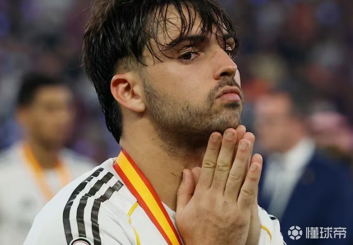 世体：劳尔-阿森西奥正处于流感恢复阶段，出战皇家社会成疑