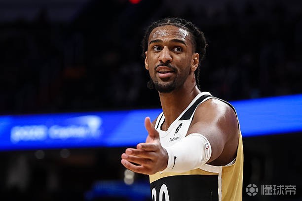 Shams：奇才中锋萨尔右腿拉伤，将伤缺两周左右&不参加全明星