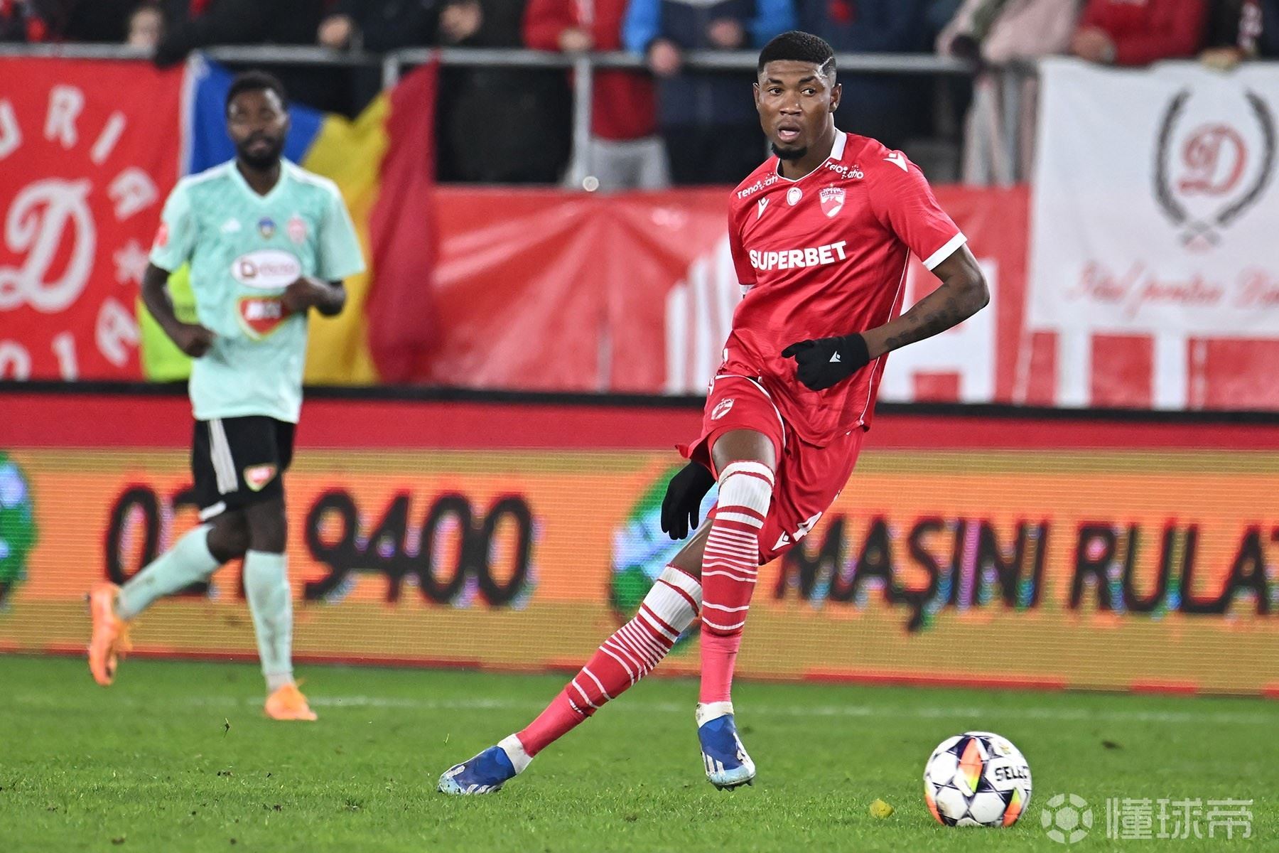 外媒:布加勒斯特迪纳摩拒绝了山东泰山对肯尼迪的报价