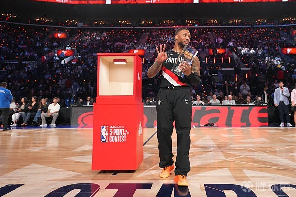 三冠王,利拉德决赛中得到29分加冕全明星三分大赛冠军