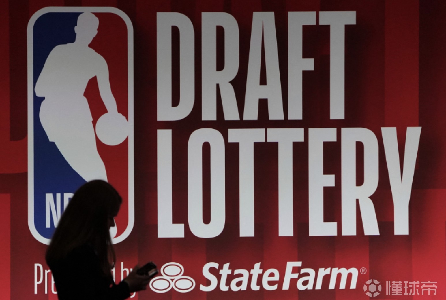 记者:NBA各队正向萧华提交选秀改革方案,以遏制摆烂行为