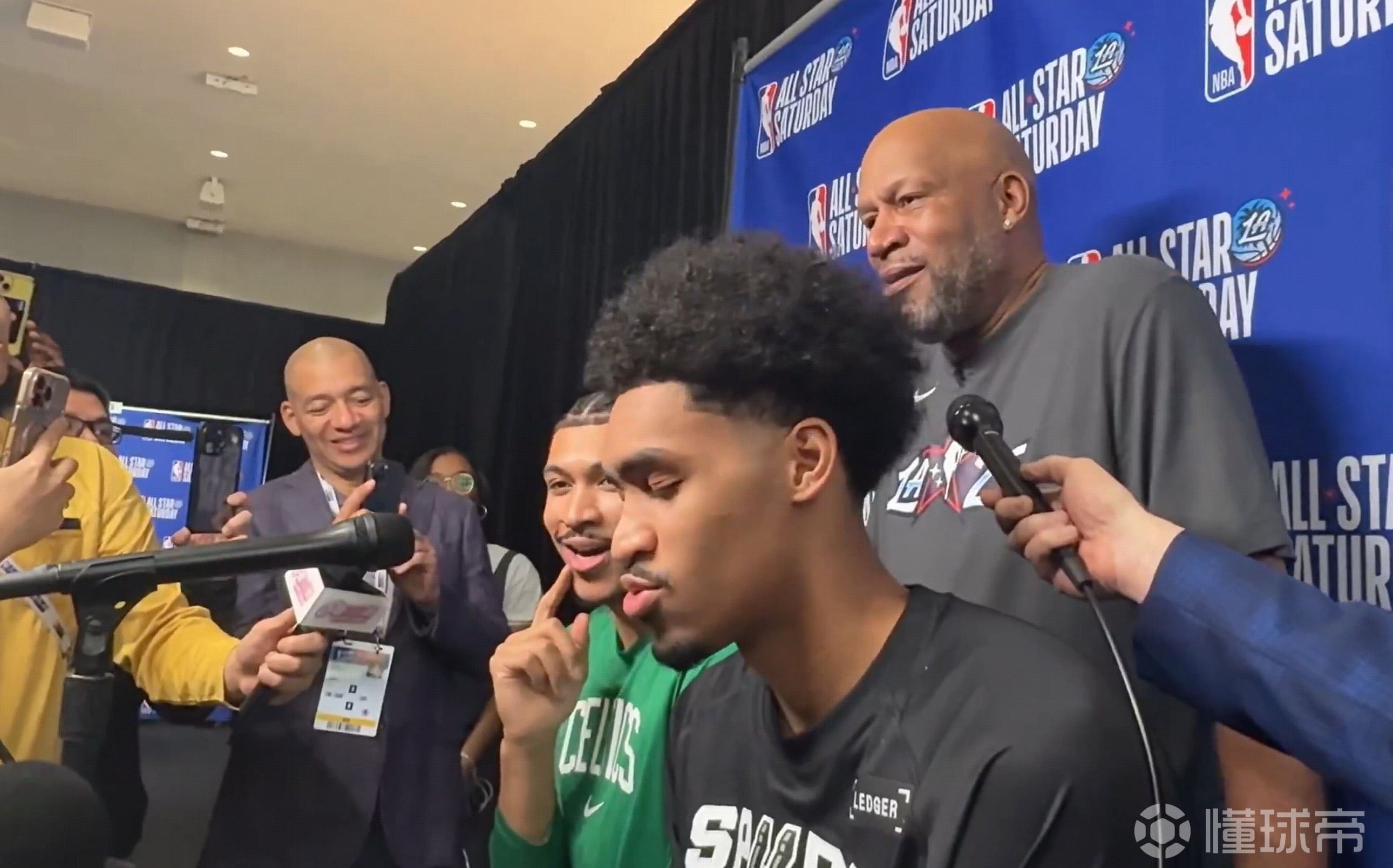 是否预料到两个儿子都能打进NBA?老哈珀:我又不是詹姆斯