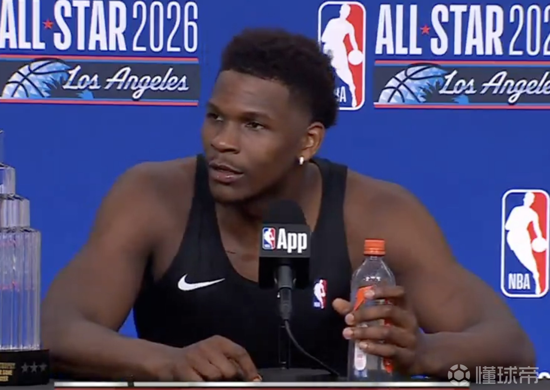 爱德华兹:世界队都说自己很厉害,打败他们很爽