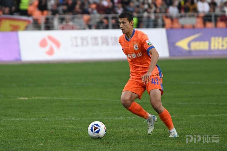 山东泰山官方：与20岁中场依木兰续约至2030年12月