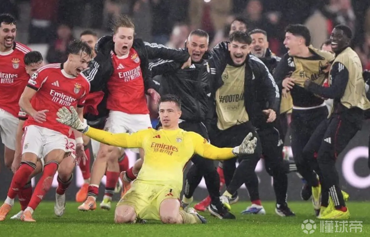 特鲁宾:进球后队友太激动压在我身上,我现在膝盖还有点伤