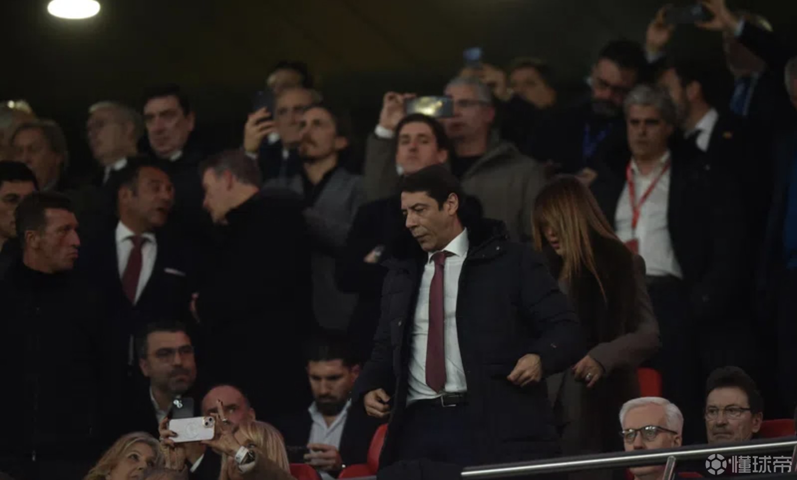 科贝称鲁伊-科斯塔和皇马工作人员发生肢体冲突，本菲卡：假