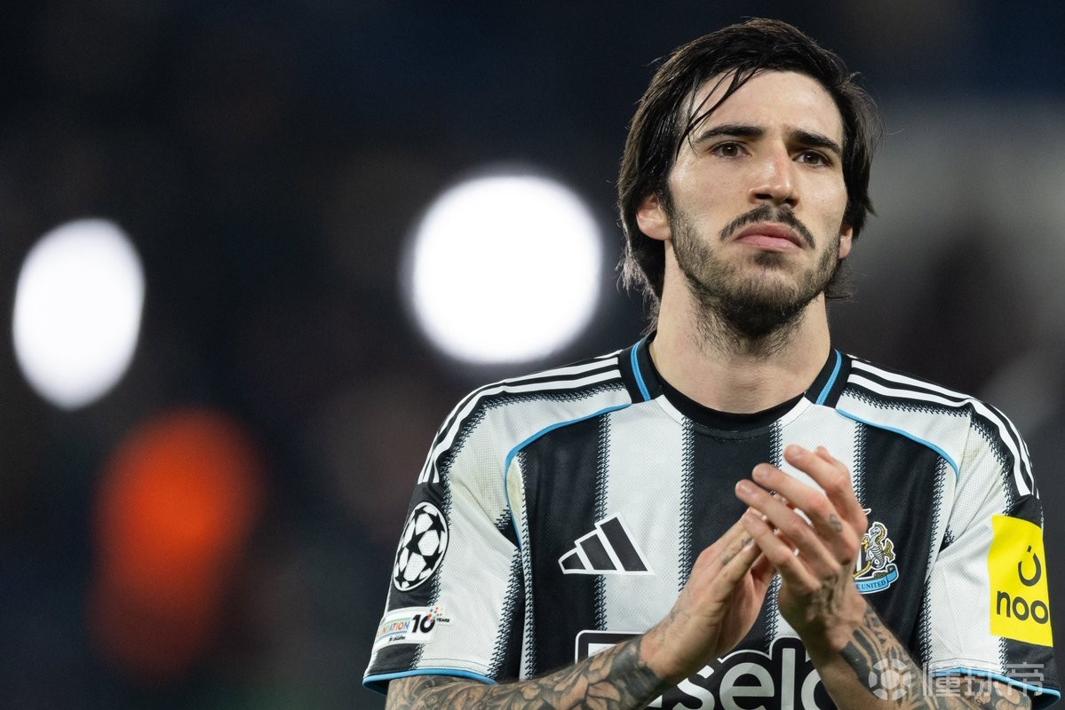 前曼联助教：曼联应该争取一下托纳利，乔林顿也是不错的选择