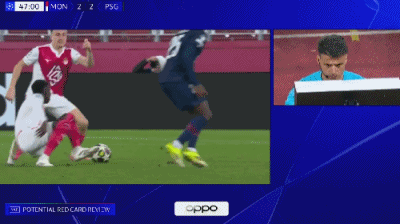 第48分钟，戈洛温踩踏放倒维蒂尼亚，裁判观看VAR将其直接红牌罚下