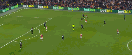 第86分钟，斑马军团溃不成军，博埃破门，尤文2-5