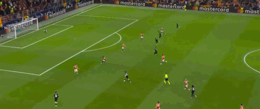 第16分钟，迅速扳平，库普梅纳斯补射建功，尤文1-1