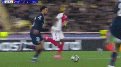 第67分钟，杜埃禁区中路得球低射破门，巴黎3-2反超摩纳哥