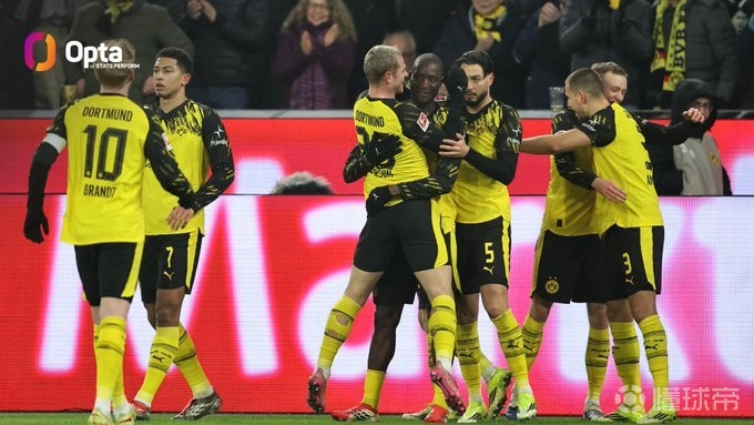 自有统计以来，瑞尔森是首位德甲上半场送出3助攻的多特球员