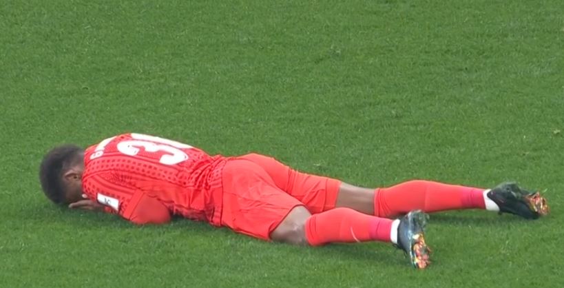 上海海港遭暴击！加布里埃尔伤退，鼻梁骨受伤血流满面