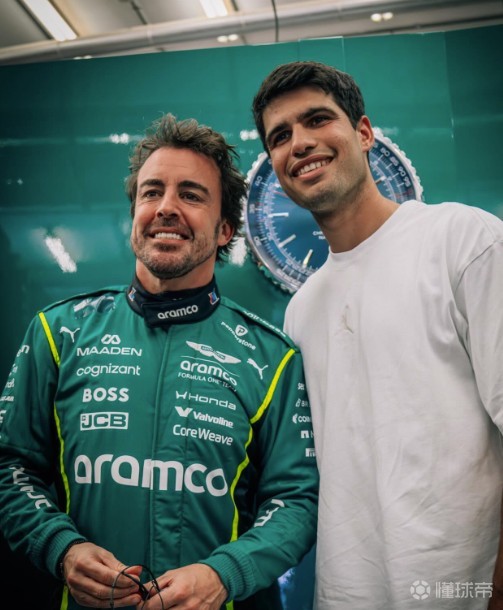 老乡聚一聚，阿尔卡拉斯前往巴林观看F1并与阿隆索、塞恩斯合影
