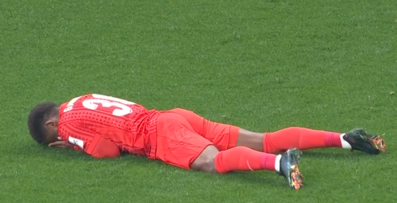 上海海港遭暴击！加布里埃尔伤退，鼻梁骨受伤血流满面