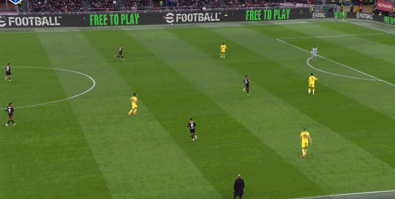 意甲-米兰1-1科莫24轮不败距榜首7分 莱奥破门