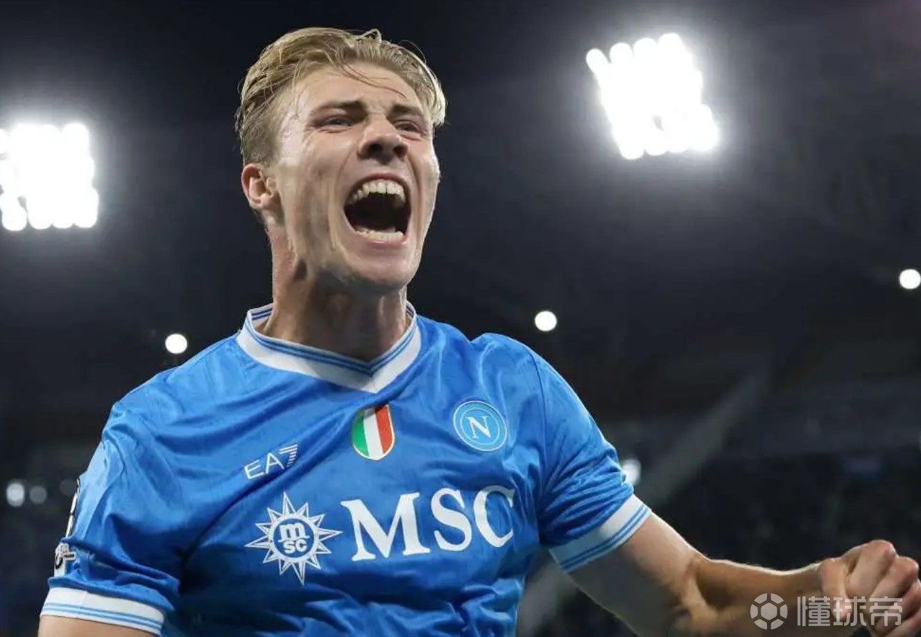 霍伊伦：孔蒂在很多方面帮助我成长，他作风强硬、充满激情