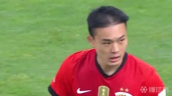 记者：刘若钒的伤病情况比较复杂，需要一段时间休养