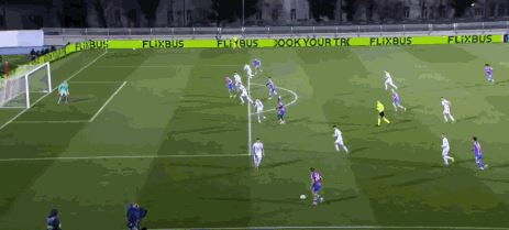 半场：水晶宫1-0莫斯塔尔日林斯基，萨尔破门，拉森献助攻