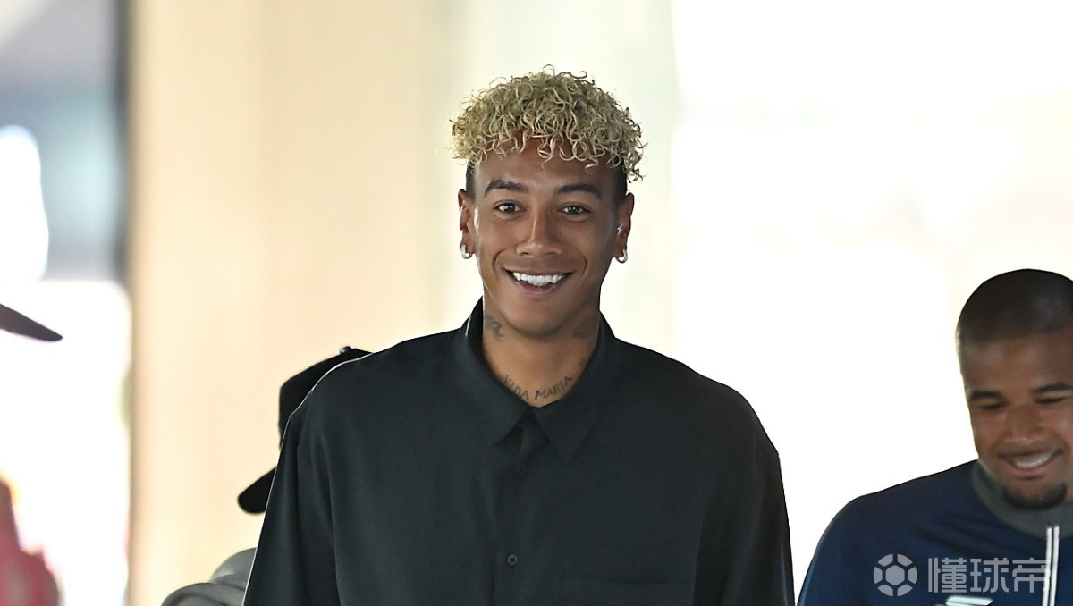 记者：武汉三镇与外援卡迪斯签约2年，含1年选择续约条款