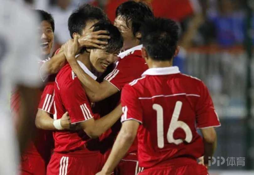 回顾中国男足和世界强队交手记录：小胜法国 两负西班牙