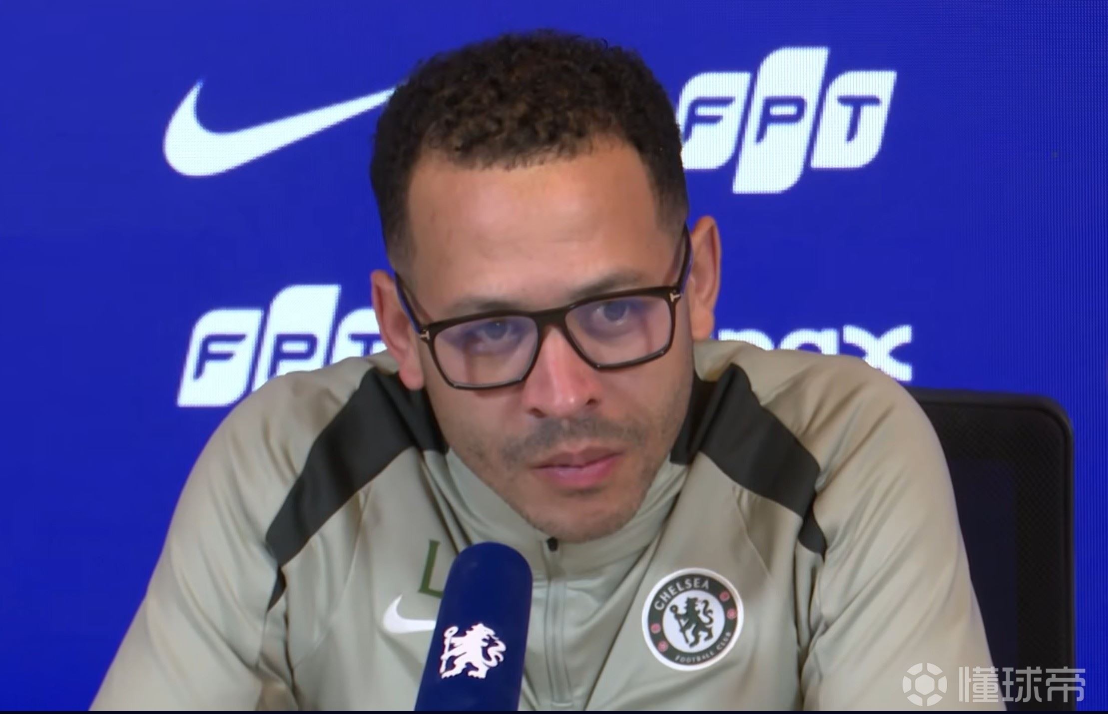 罗塞尼尔:种族歧视的人不该留在足坛;不确定库库复出时间