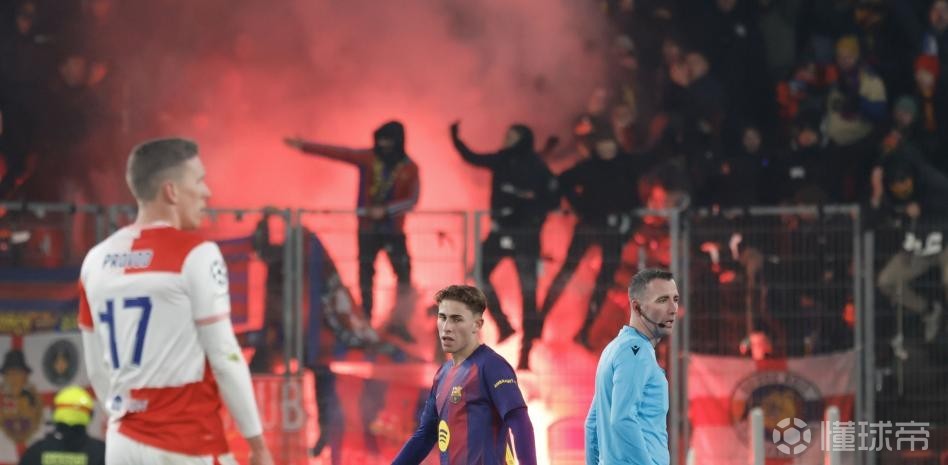 官方：巴萨因在欧冠导致开球延误+球迷放烟火被罚款3.05万欧