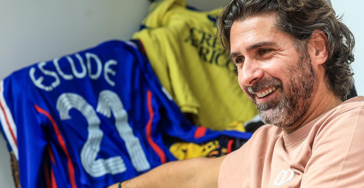 埃斯库德：遛狗受伤错失加盟曼联&阿贾克斯队史首位法国人