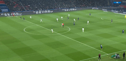 第3分钟，杜埃单刀破门闪击，巴黎1-0！