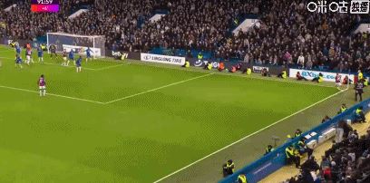 第90+2分钟，沃德-普劳斯角球助攻，弗莱明头槌破门，伯恩利1-1！