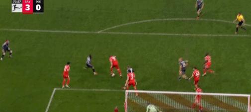 第77分钟，凯恩送点，伯卡特命中扳回一球，法兰克福1-3拜仁