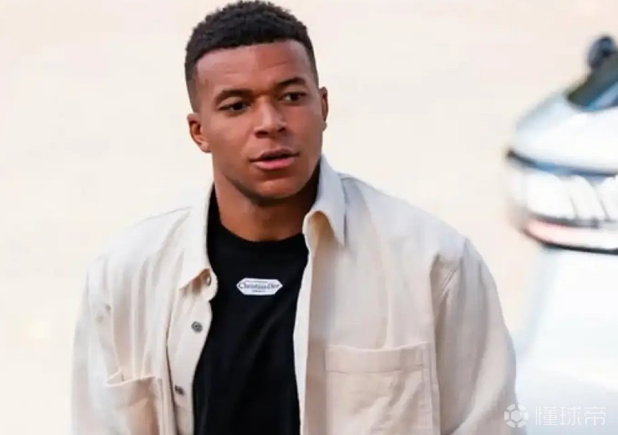 西媒：姆巴佩报名阿尔科孔市高分驾校，力争本赛季拿到驾照