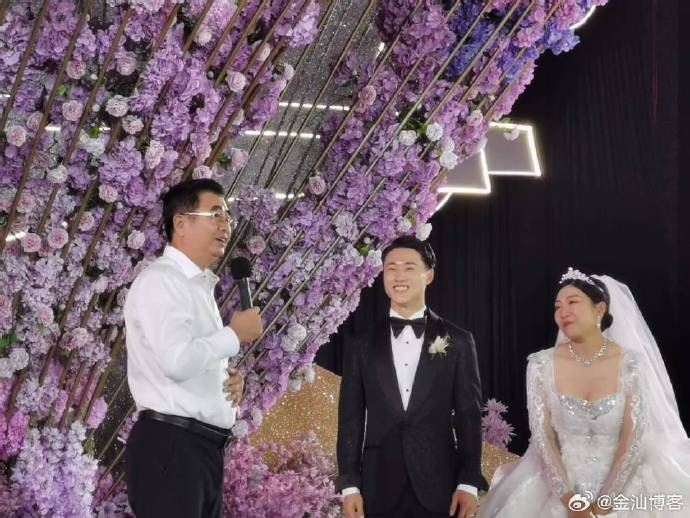 徐梦桃曾在婚礼立誓要带王心迪夺冠，证婚人宋凯已送上祝福