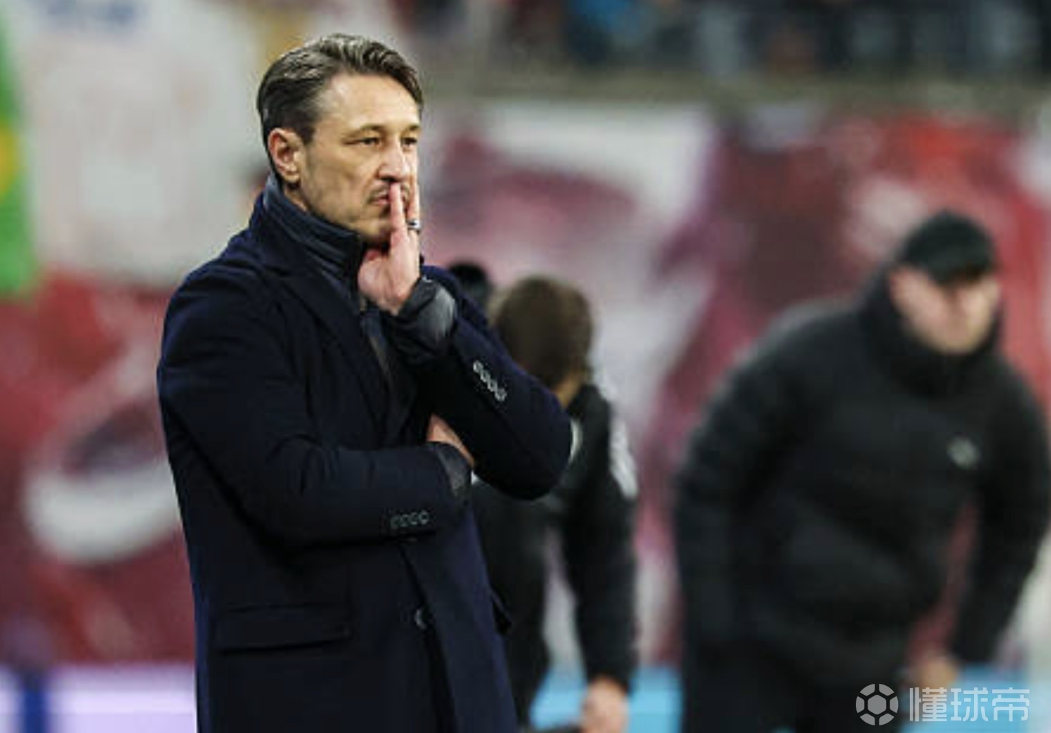 科瓦奇：我们认为阿德耶米被放倒该判点，卢克巴根本没碰到球